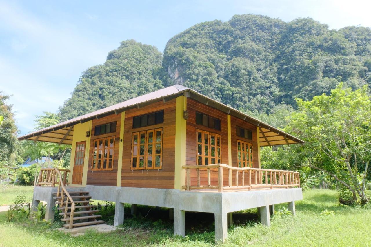 Monkey Mansion - Jungalows & Tours Khao Sok National Park Exterior photo
