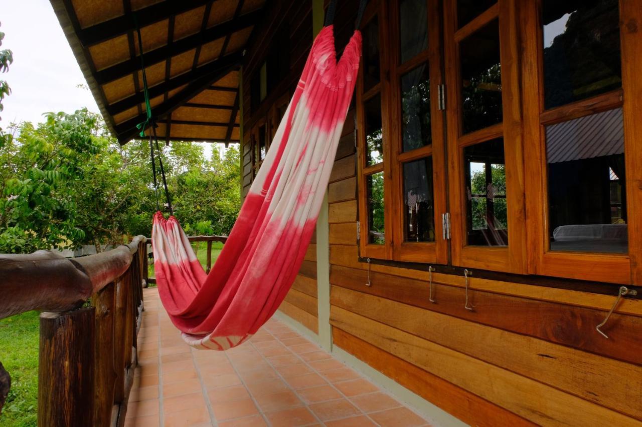 Monkey Mansion - Jungalows & Tours Khao Sok National Park Exterior photo