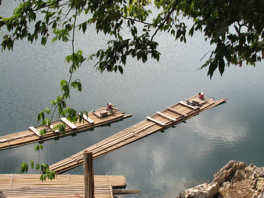 Monkey Mansion - Jungalows & Tours Khao Sok National Park Exterior photo